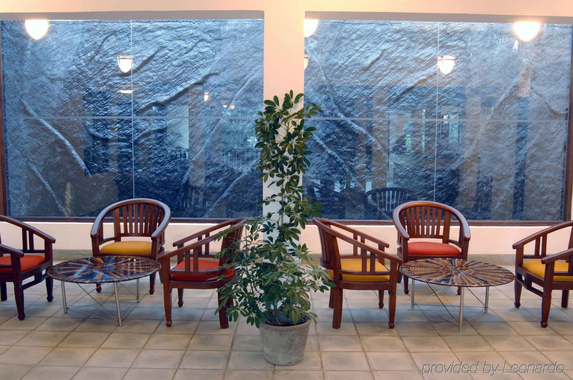 Hotel Hilltop Канди Интерьер фото