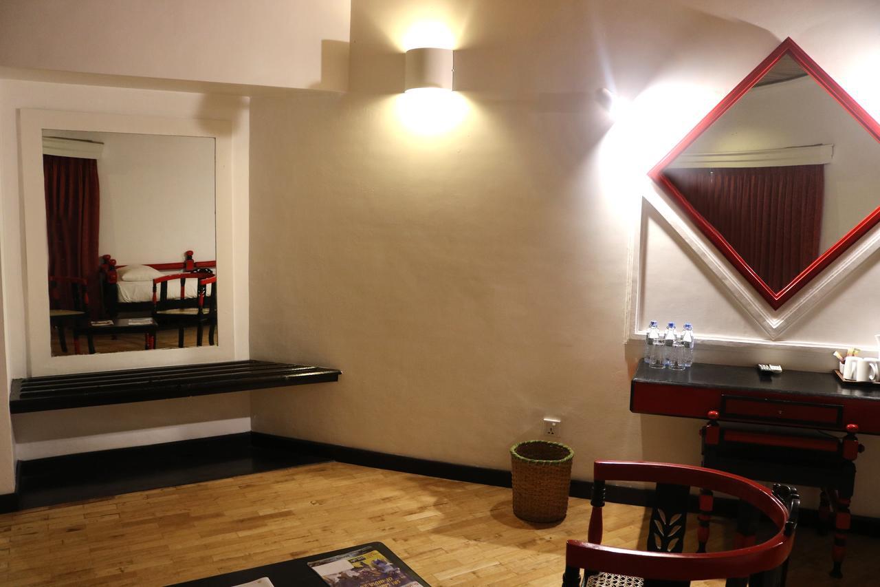 Hotel Hilltop Канди Номер фото