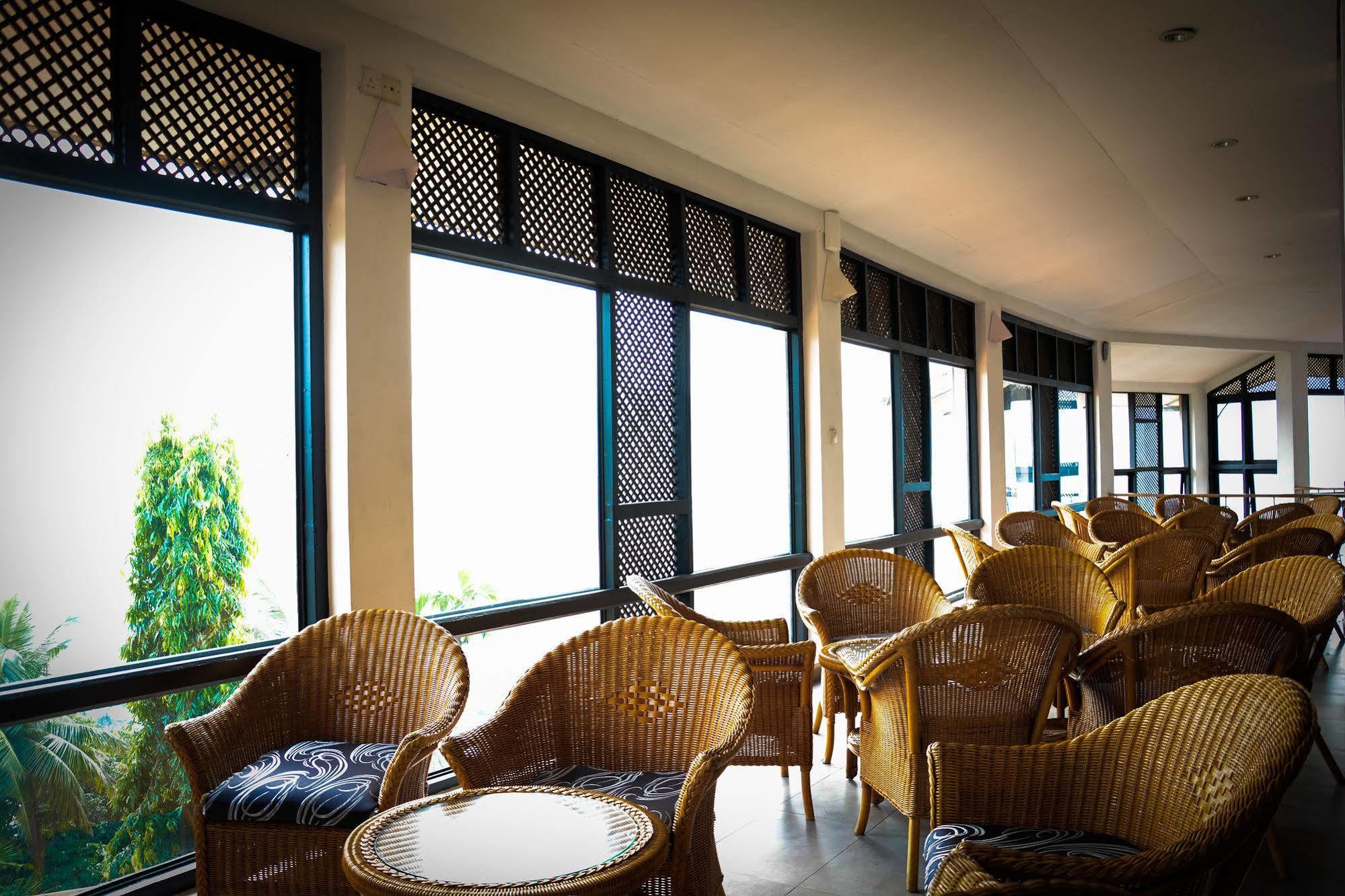 Hotel Hilltop Канди Экстерьер фото