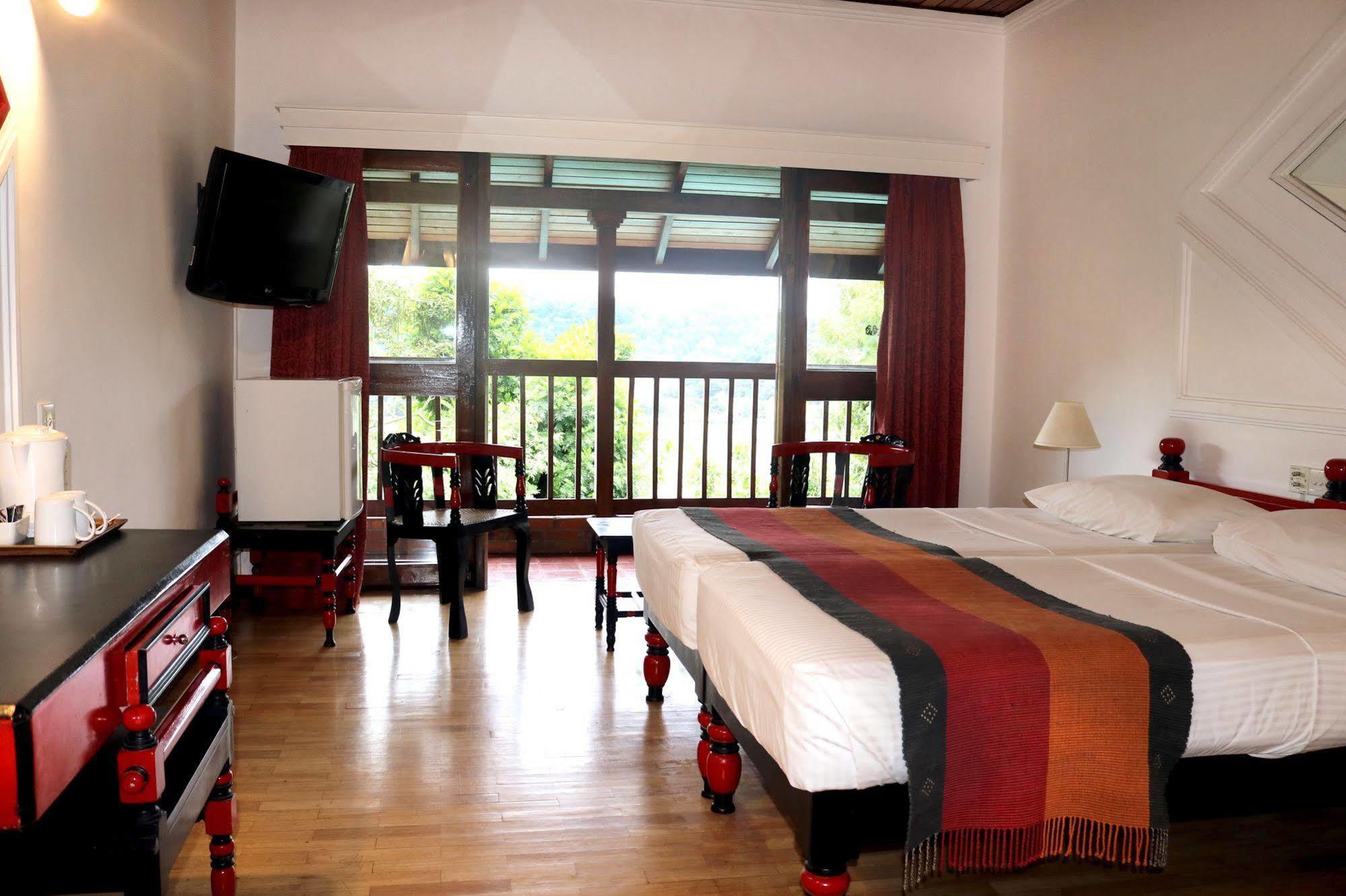 Hotel Hilltop Канди Экстерьер фото
